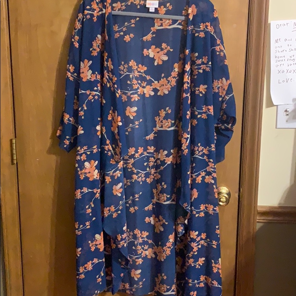 Large LuLaRoe Shirley